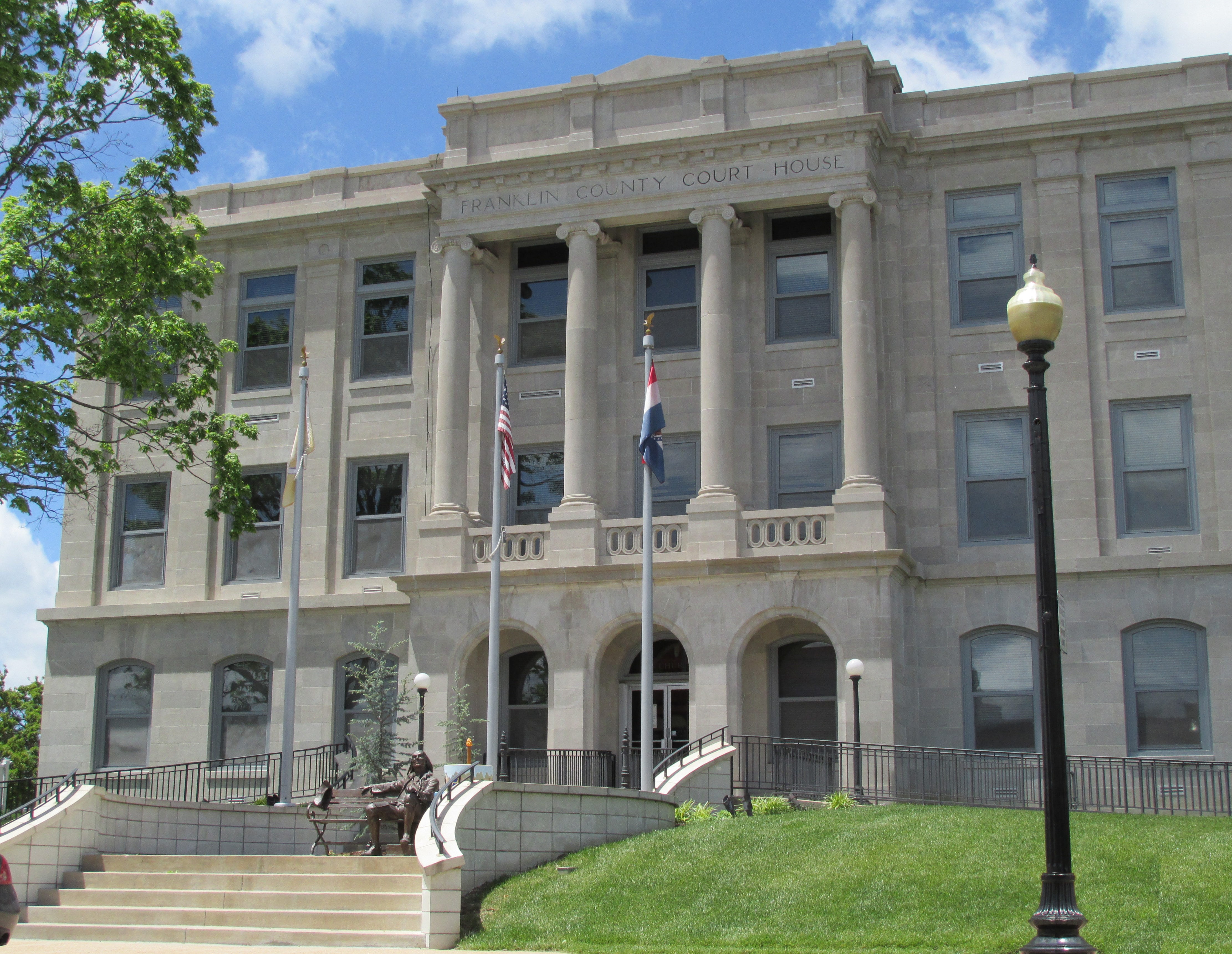 East entrance to Franklin County Historical Courthouse in Union, Missouri by Cochran Engineering and Architecture
